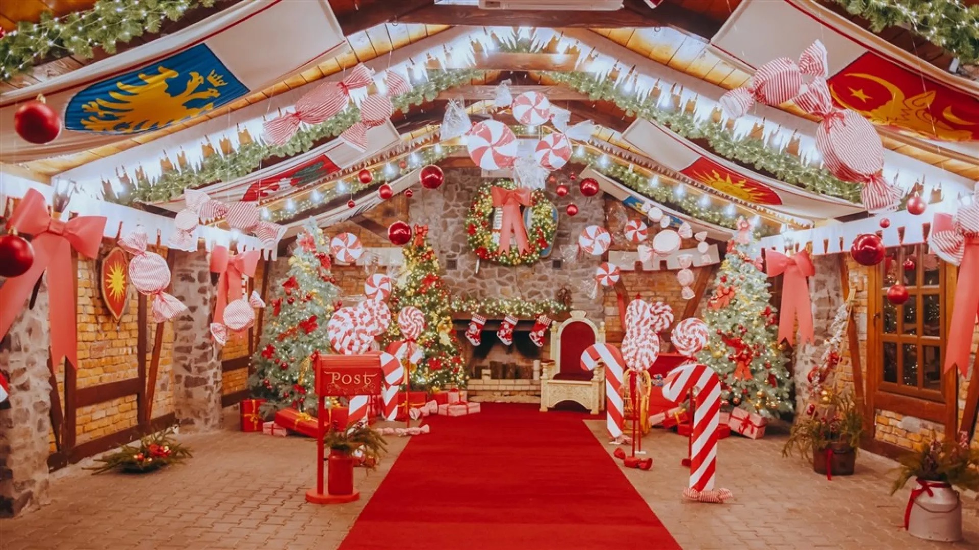 Zasnežený les v okolí Rovaniemi